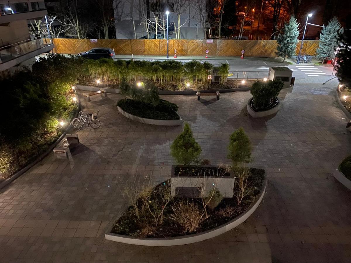 Green Apartment 214 With Private Parking Bukarest Exterior foto