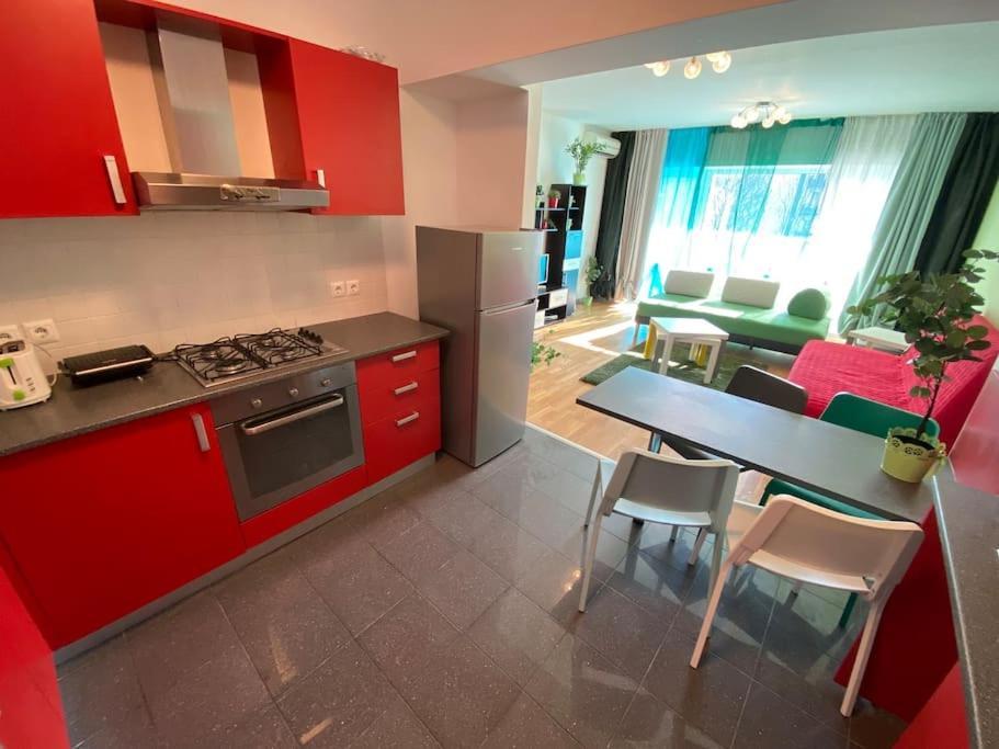 Green Apartment 214 With Private Parking Bukarest Exterior foto