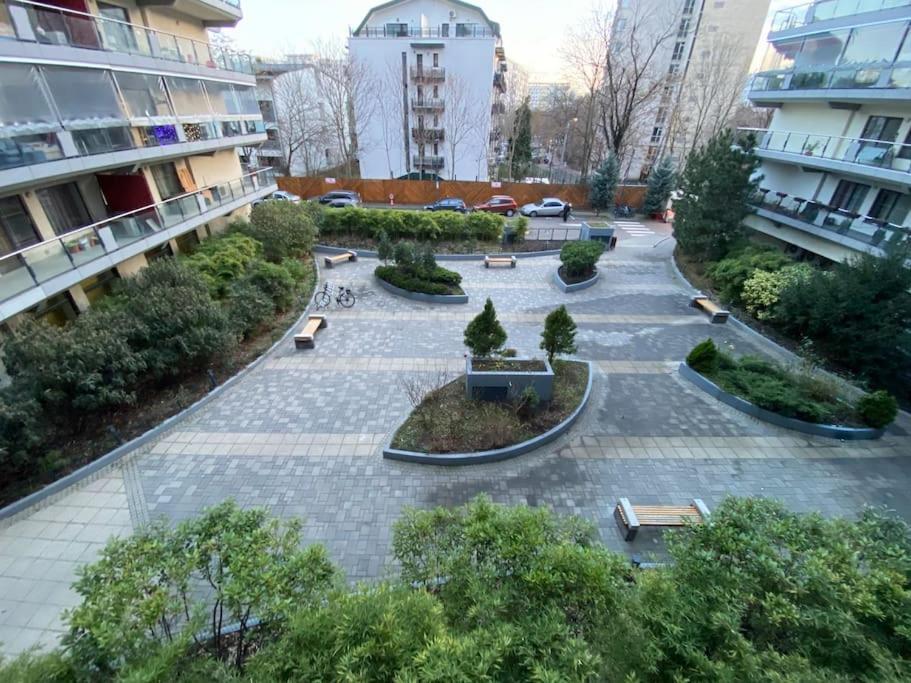 Green Apartment 214 With Private Parking Bukarest Exterior foto
