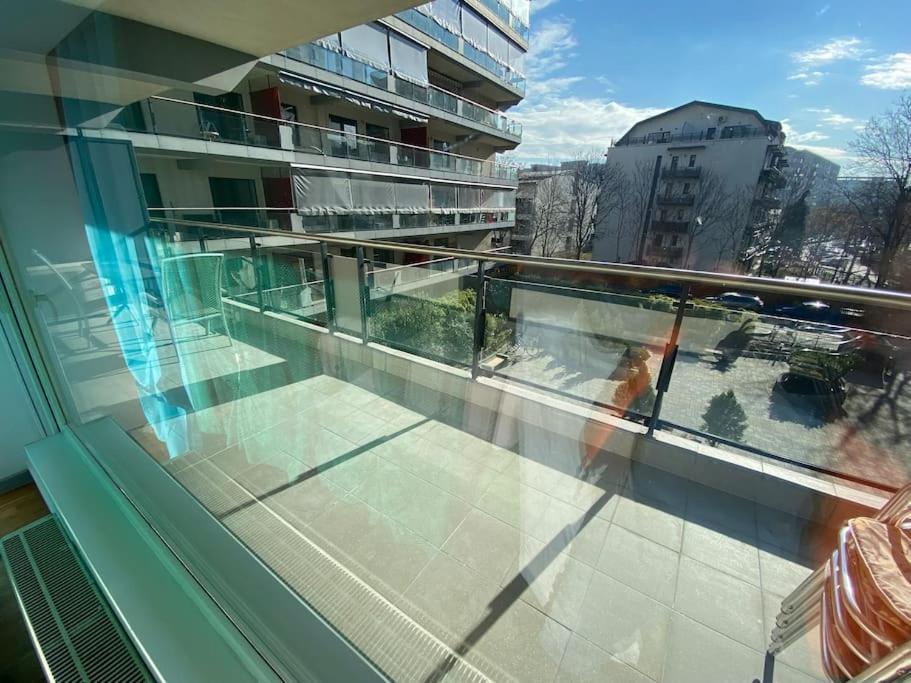 Green Apartment 214 With Private Parking Bukarest Exterior foto