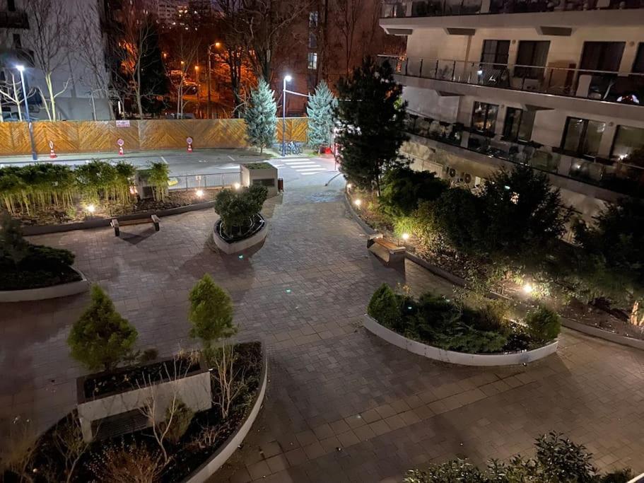 Green Apartment 214 With Private Parking Bukarest Exterior foto